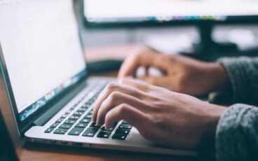 postura corretta al pc